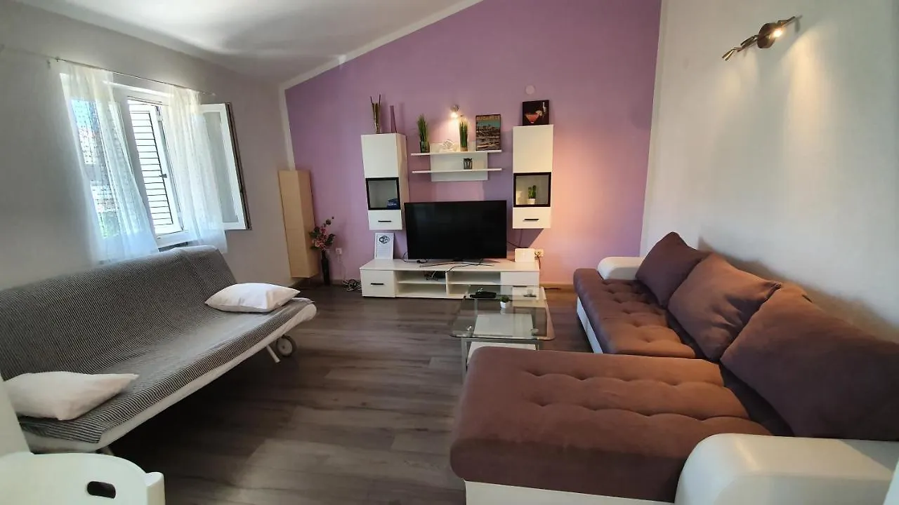 Apartments Miki Pag Town 0*,