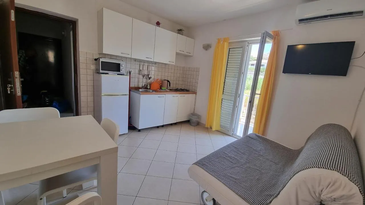 פג Apartments Miki